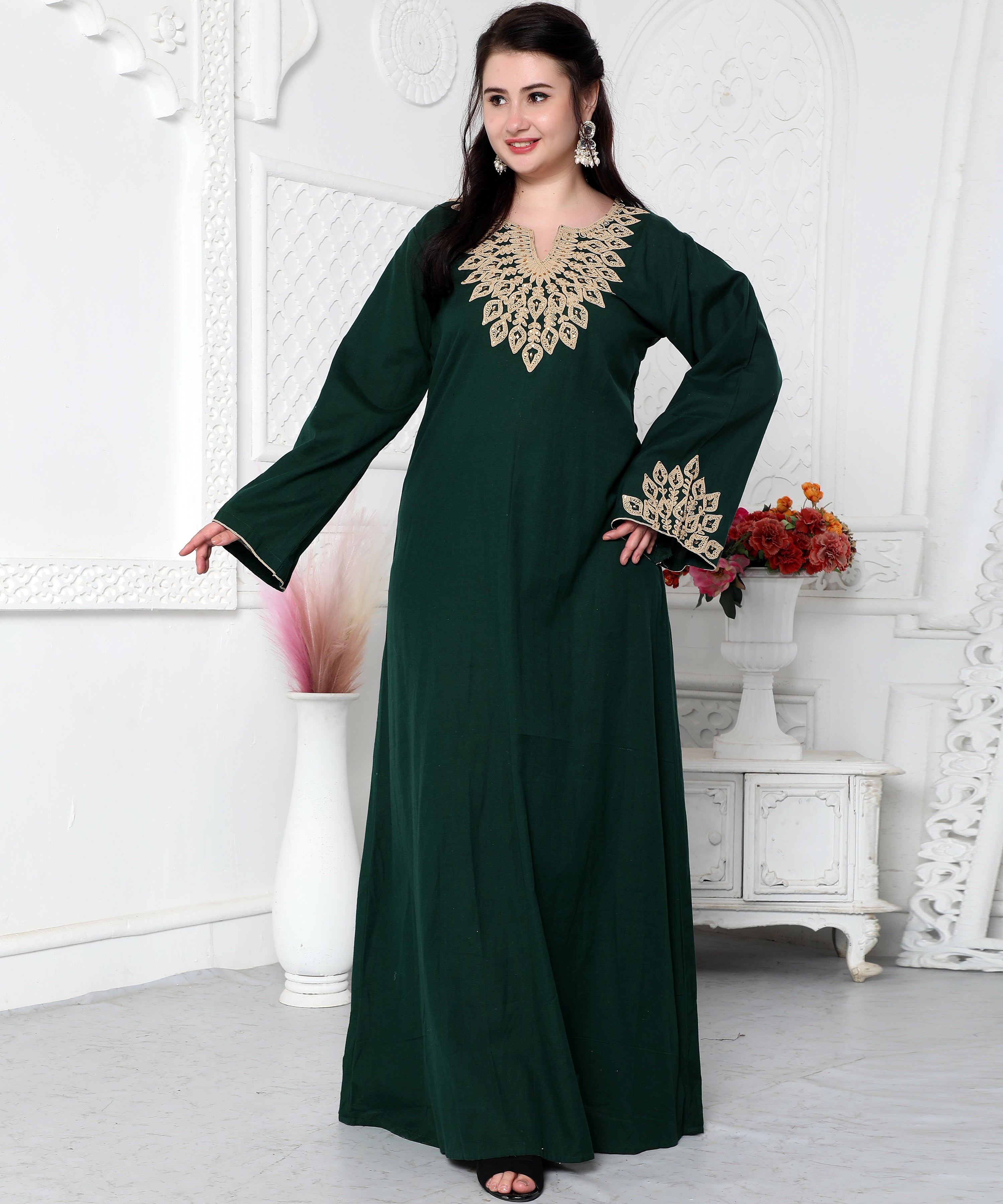 Dori Embroidery Jalabiya in Dark Green in Gold Leaf Pattern