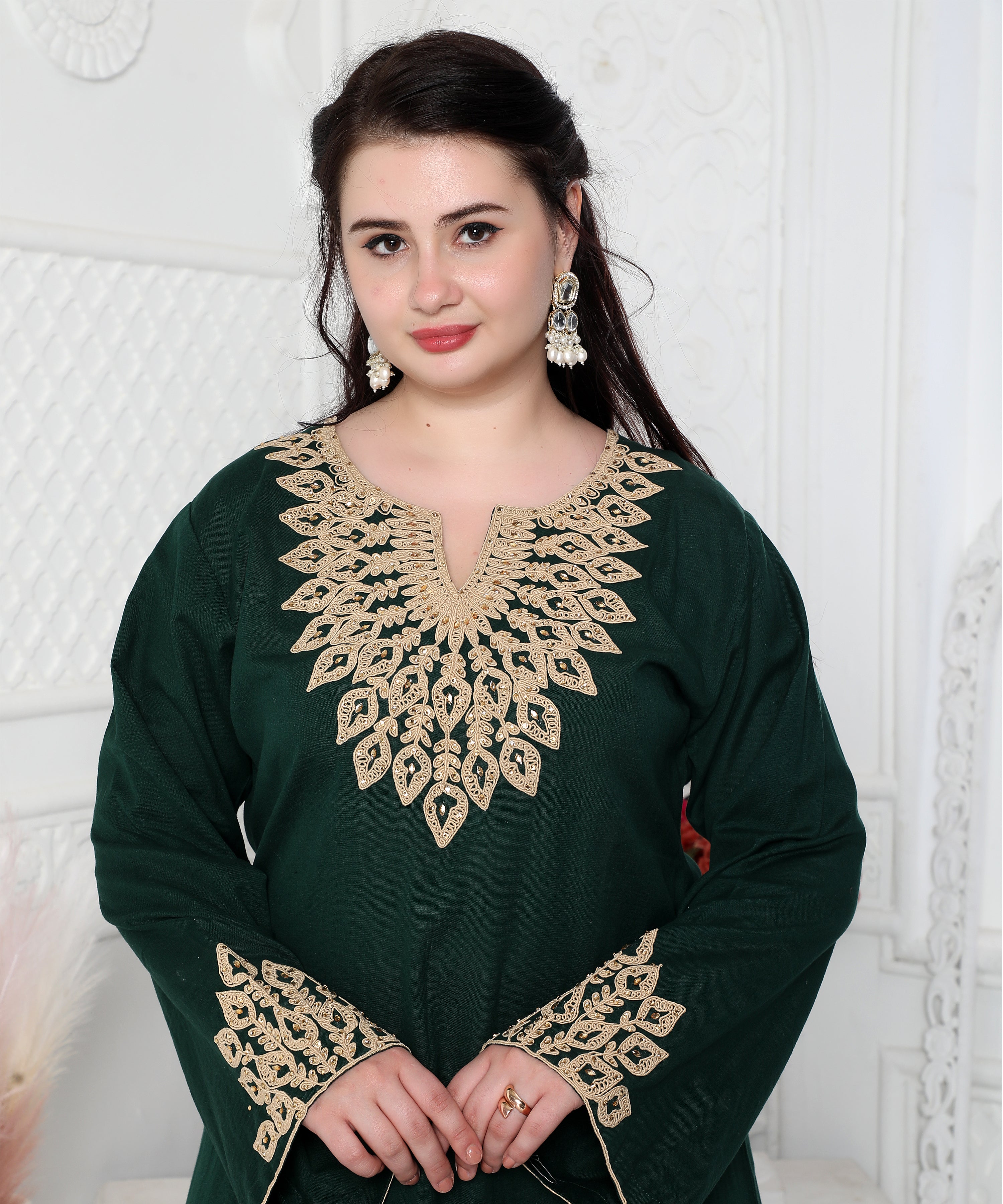 Dori Embroidery Jalabiya in Dark Green in Gold Leaf Pattern