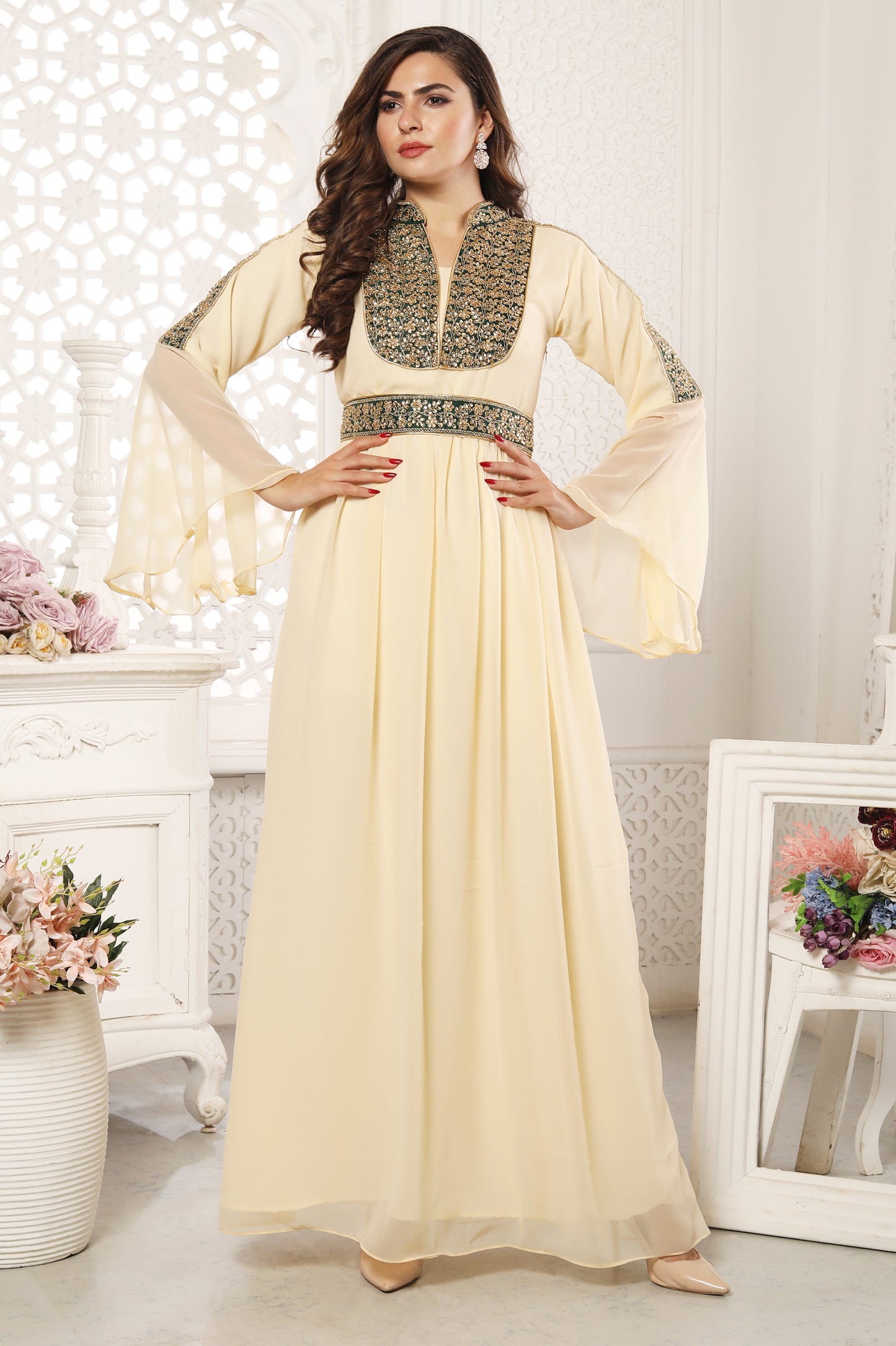 Designer Kaftan Khaleeji Thobe Caftan with Bell sleeve Designer Kaftan Khaleeji Thobe Caftan with Bell sleeve