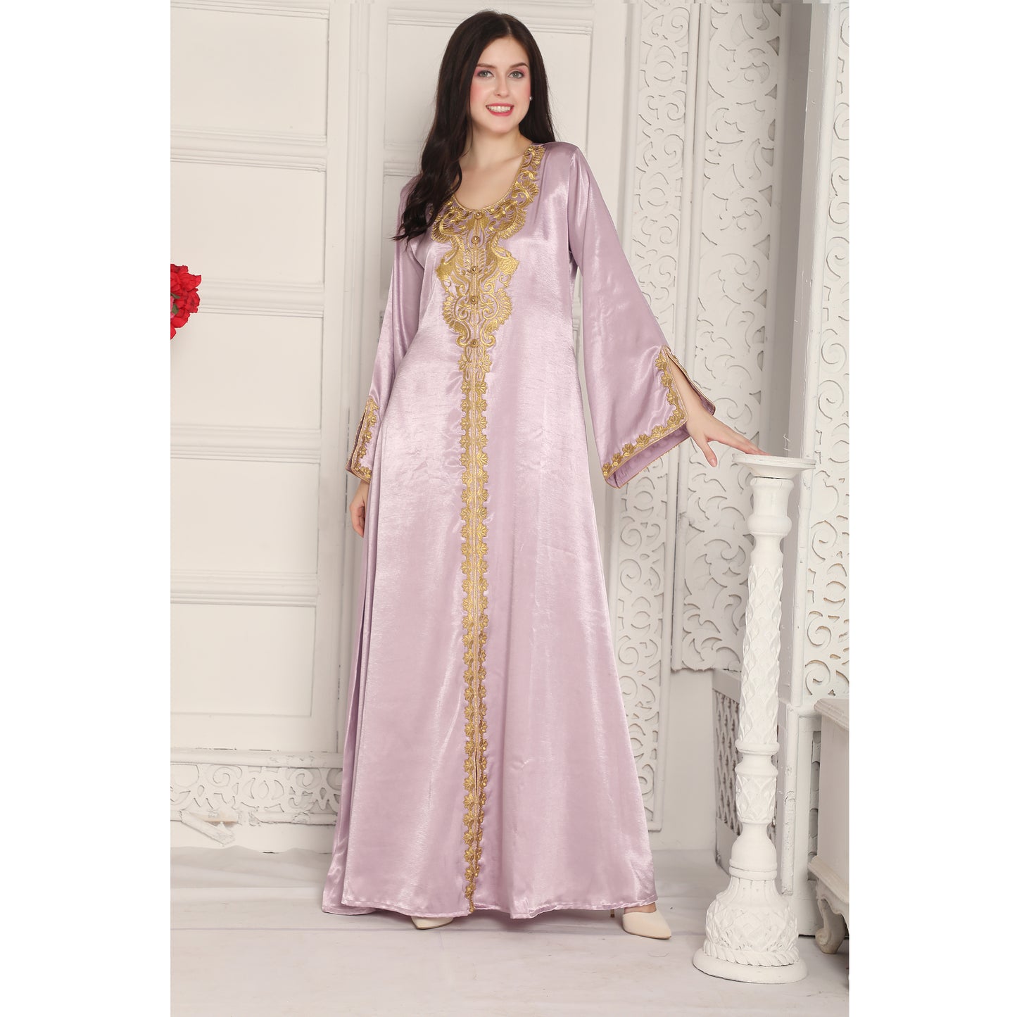 Gold Threadwork Embroidery Arabic Kaftan Farasha in Lilac Pink Gold Threadwork Embroidery Arabic Kaftan Farasha in Lilac Pink