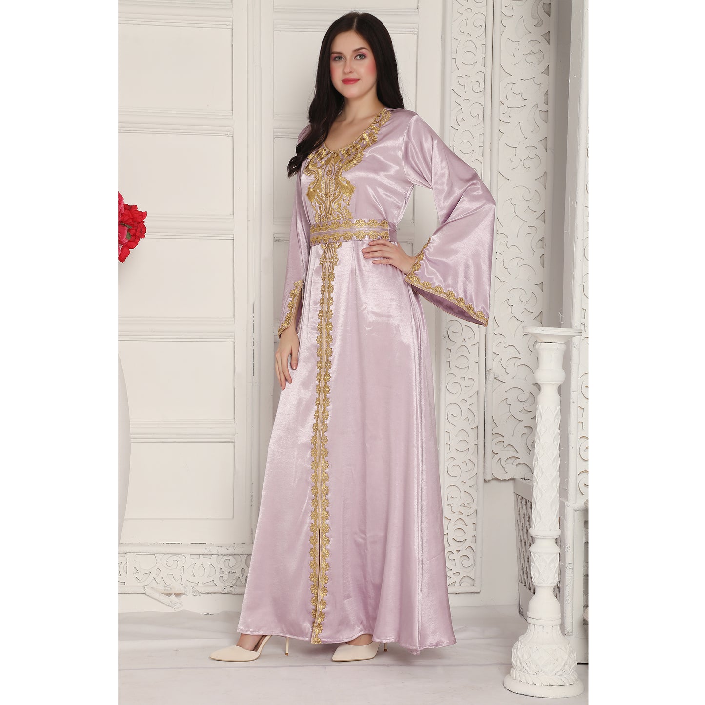 Gold Threadwork Embroidery Arabic Kaftan Farasha in Lilac Pink M / 54 Inches / Matching Embroidered Scarf (24 X 71 Inches) Gold Threadwork Embroidery Arabic Kaftan Farasha in Lilac Pink M / 54 Inches / Matching Embroidered Scarf (24 X 71 Inches)