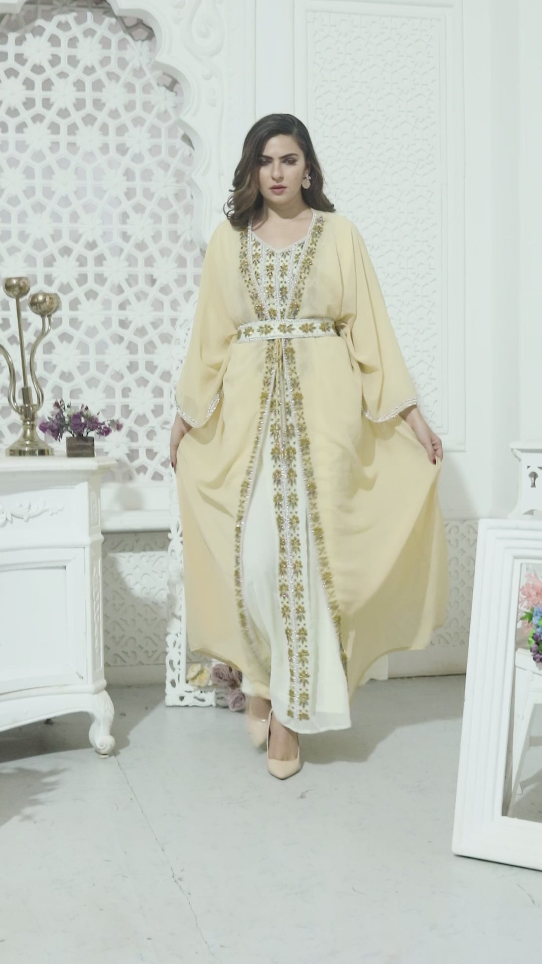 Charger et lire la vidéo dans la visionneuse de la Galerie, Eid Morocco Gown Women Takchita Beige Dress
