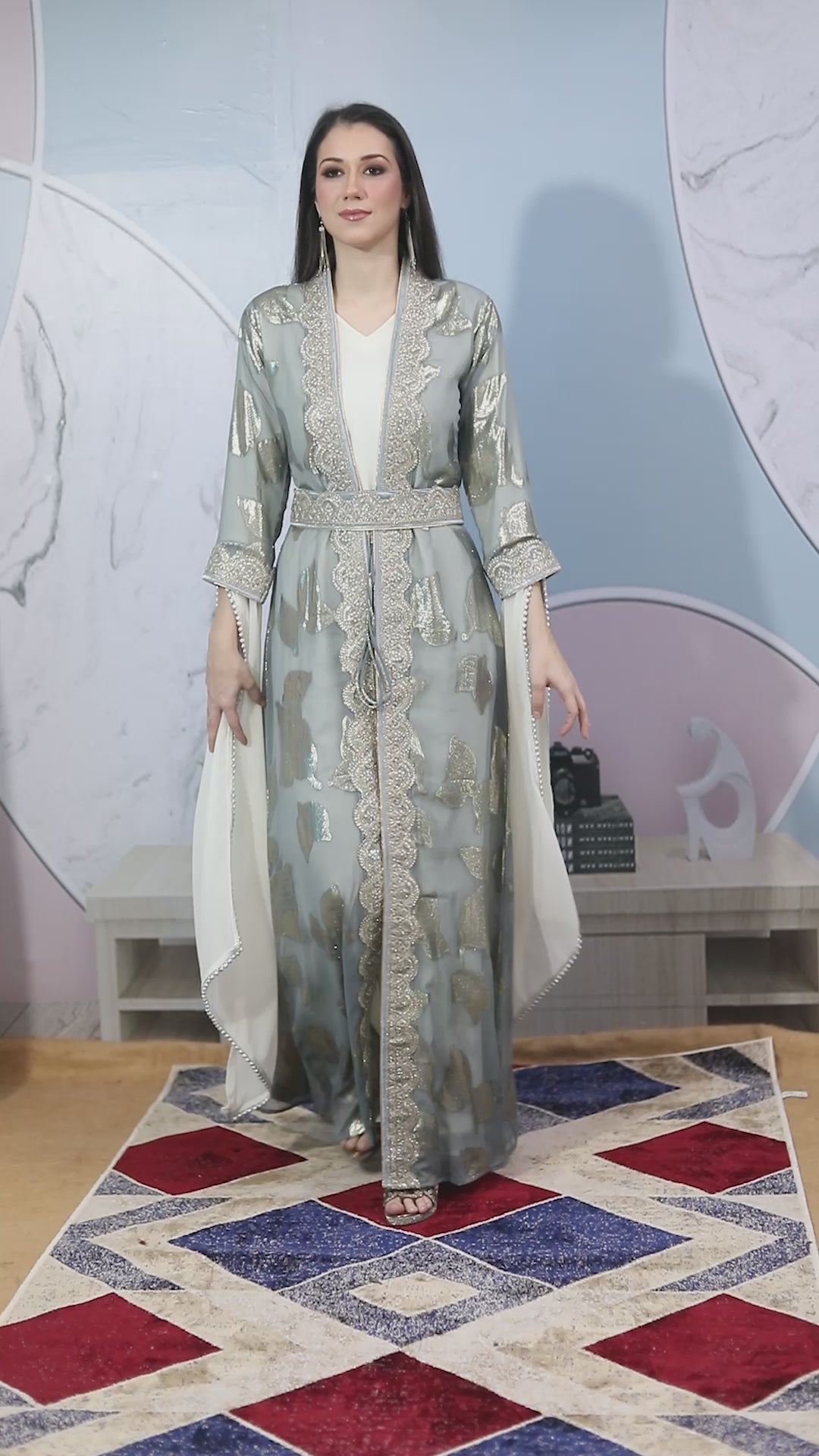 Charger et lire la vidéo dans la visionneuse de la Galerie, Designer Jellebiya Arabian Wedding Gown
