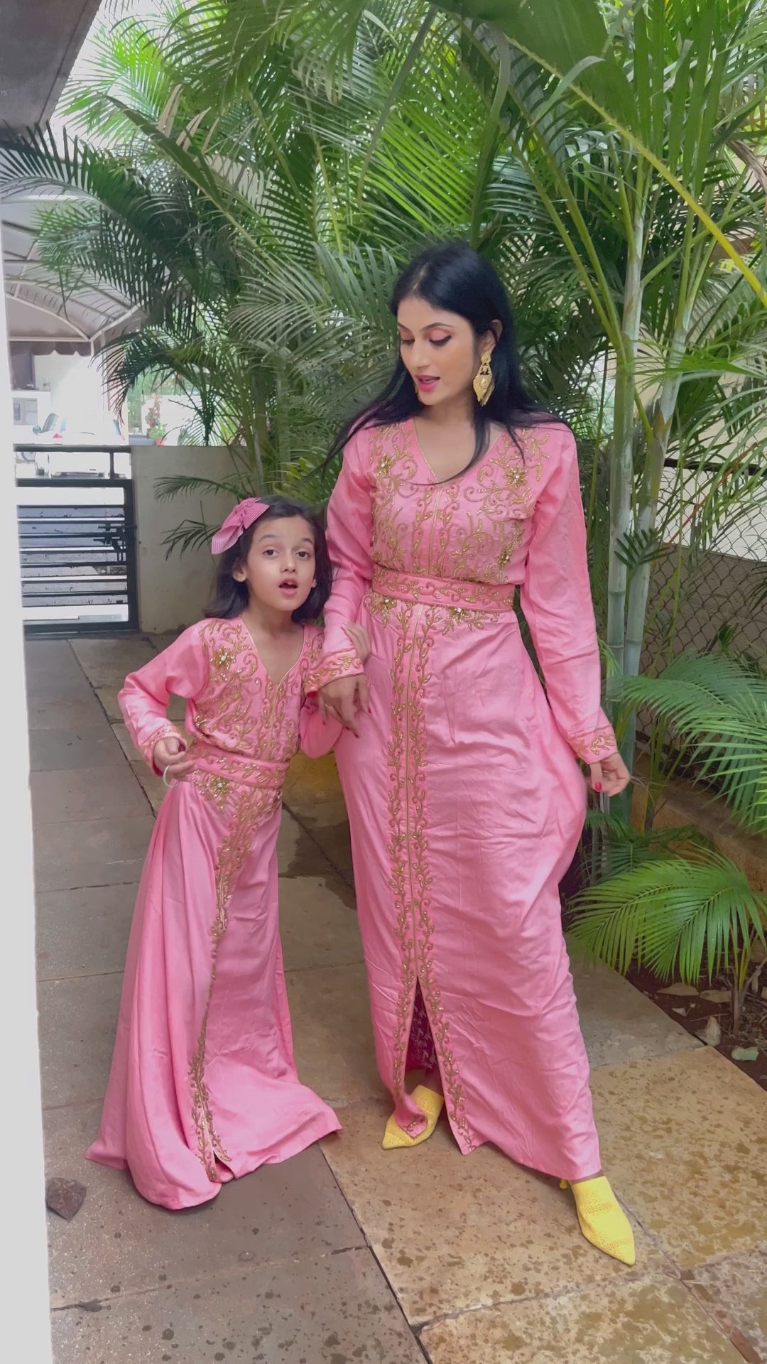 Load and play video in Gallery viewer, Children&amp;#39;s Weddingwear Pink Designer Jalabiya Evening Dress

